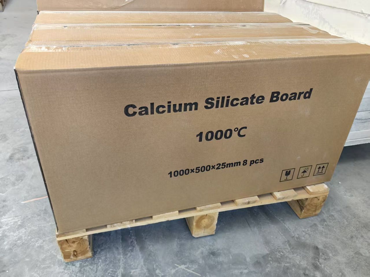 calcium silicate board 270kg/m3 stacked warehouse packing